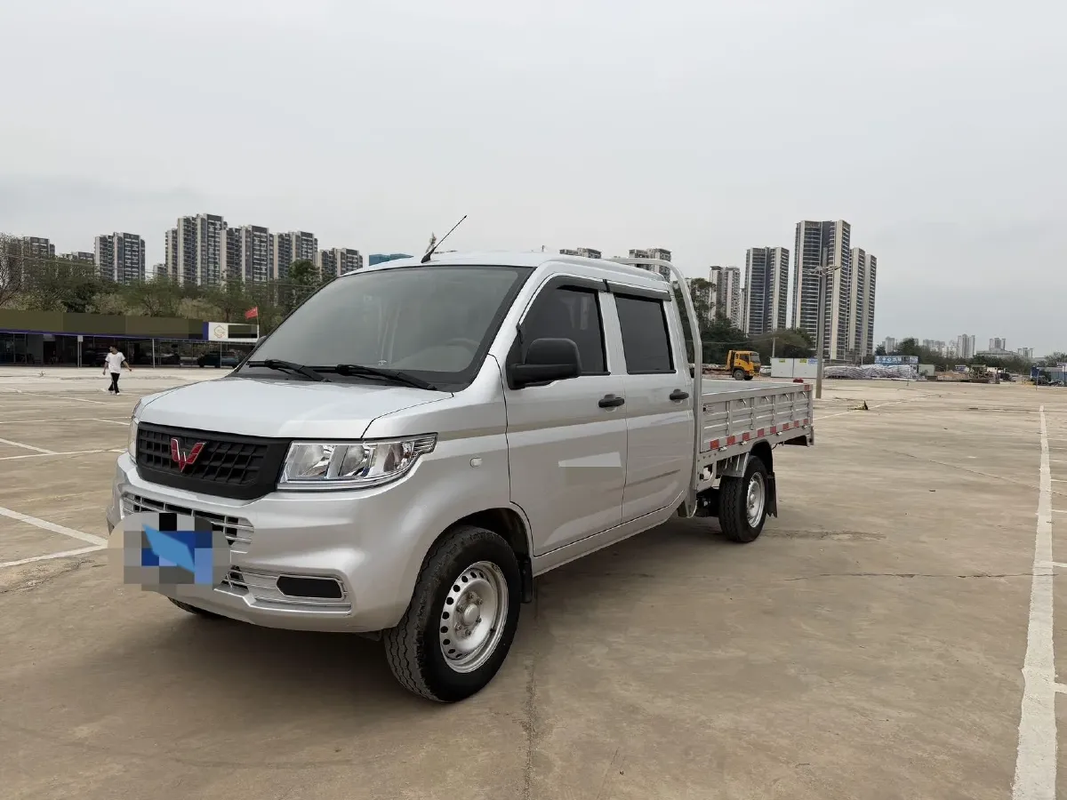 2023 WuLing RongGuang New Truck 1.5L 102HP L4 5MT,autocango,china used car exporter,china ev exporter,chinese used car exporter,chinese used ev exporter