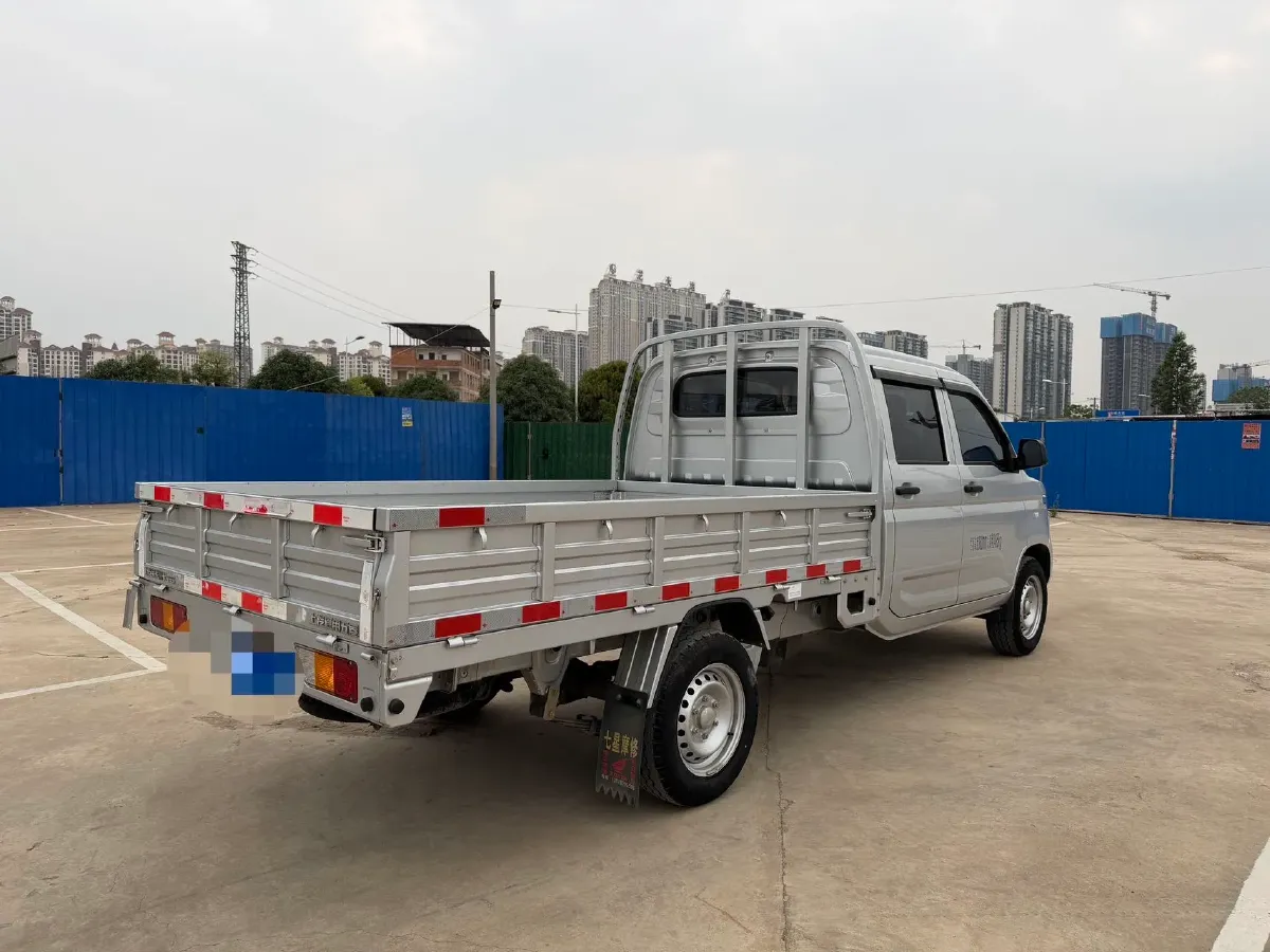 2023 WuLing RongGuang New Truck 1.5L 102HP L4 5MT,autocango,china used car exporter,china ev exporter,chinese used car exporter,chinese used ev exporter