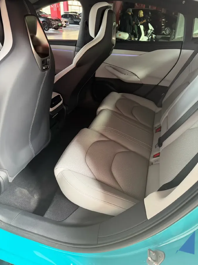 2024 MI SU7 BEV 73.6KWH,autocango,china used car exporter,china ev exporter,chinese used car exporter,chinese used ev exporter