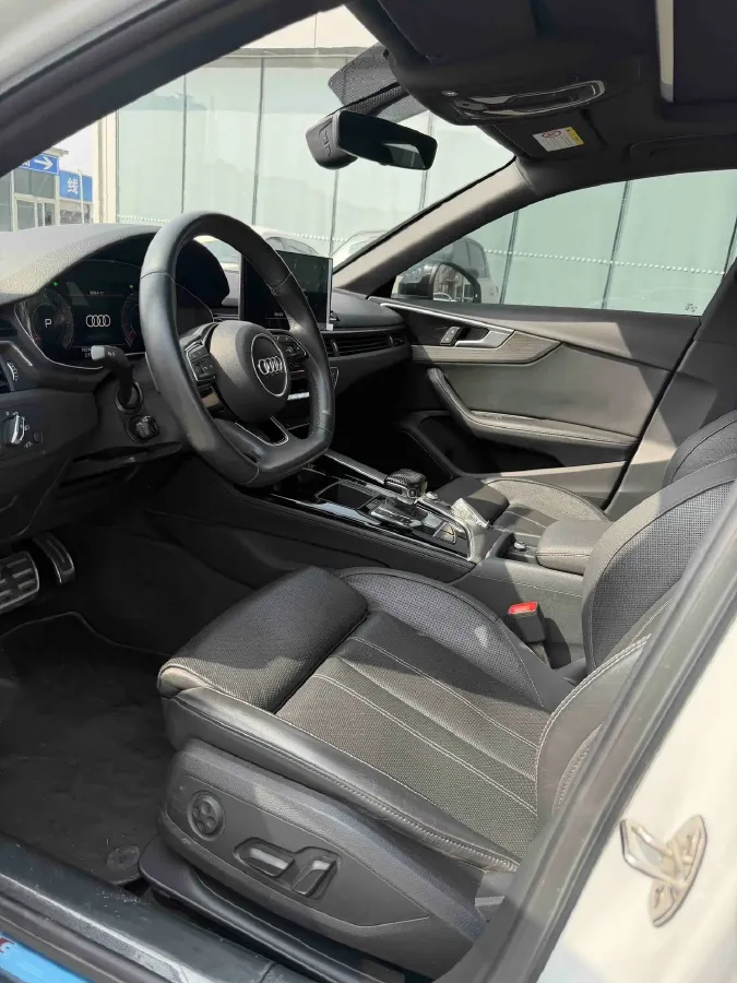 2023 Audi A4L 2.0T 190HP L4 7DCT,autocango,china used car exporter,china ev exporter,chinese used car exporter,chinese used ev exporter