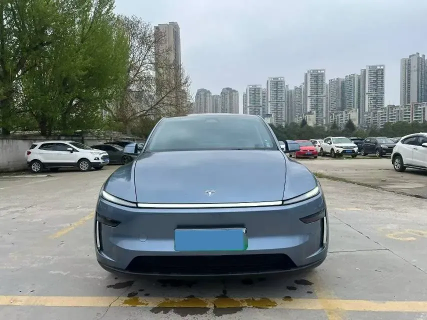 2025 Tesla Model Y L BEV,autocango,china used car exporter,china ev exporter,chinese used car exporter,chinese used ev exporter