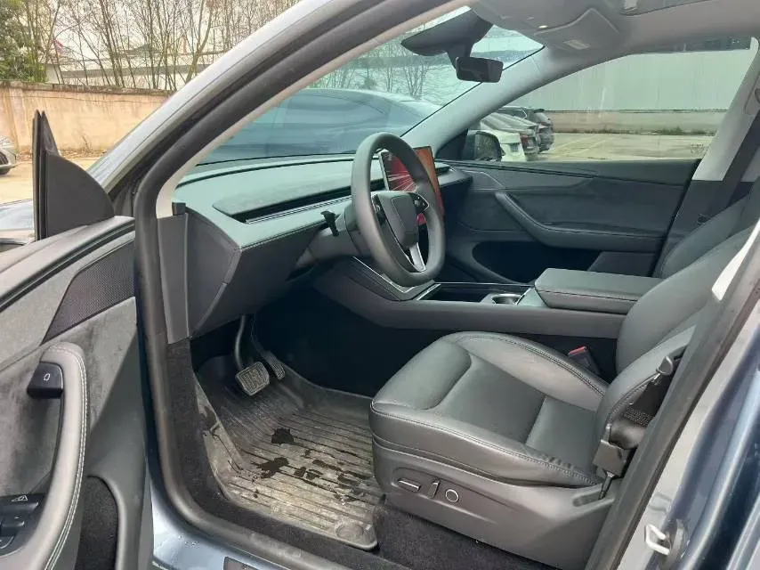 2025 Tesla Model Y L BEV,autocango,china used car exporter,china ev exporter,chinese used car exporter,chinese used ev exporter