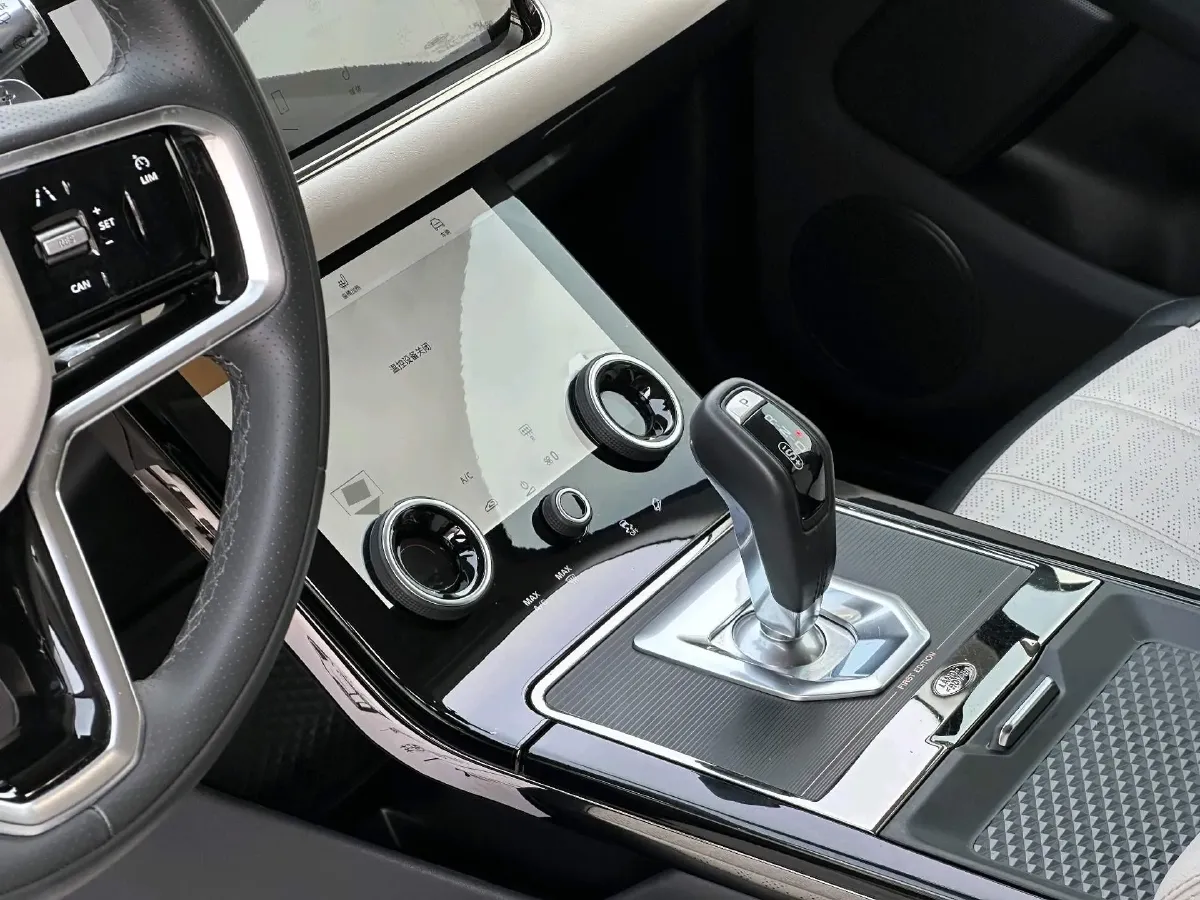 2021 Land Rover Range Rover Evoque 2.0T 249HP L4 9AT,autocango,china used car exporter,china ev exporter,chinese used car exporter,chinese used ev exporter