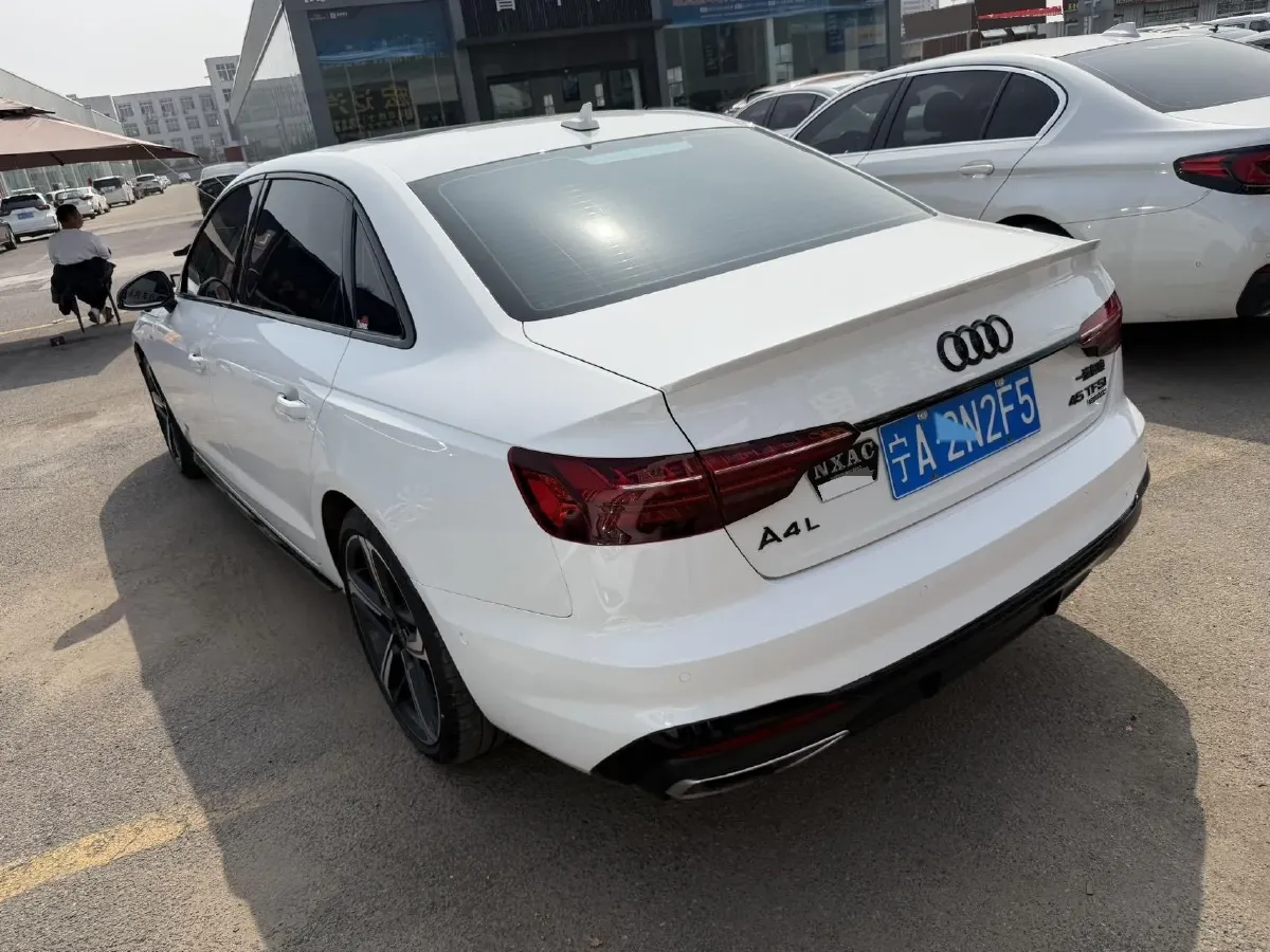 2023 Audi A4L 2.0T 245HP L4 7DCT,autocango,china used car exporter,china ev exporter,chinese used car exporter,chinese used ev exporter