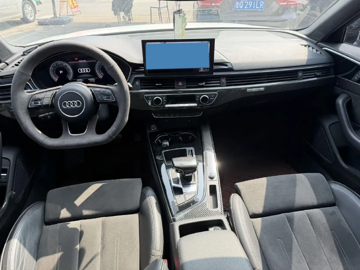 2023 Audi A4L 2.0T 245HP L4 7DCT,autocango,china used car exporter,china ev exporter,chinese used car exporter,chinese used ev exporter