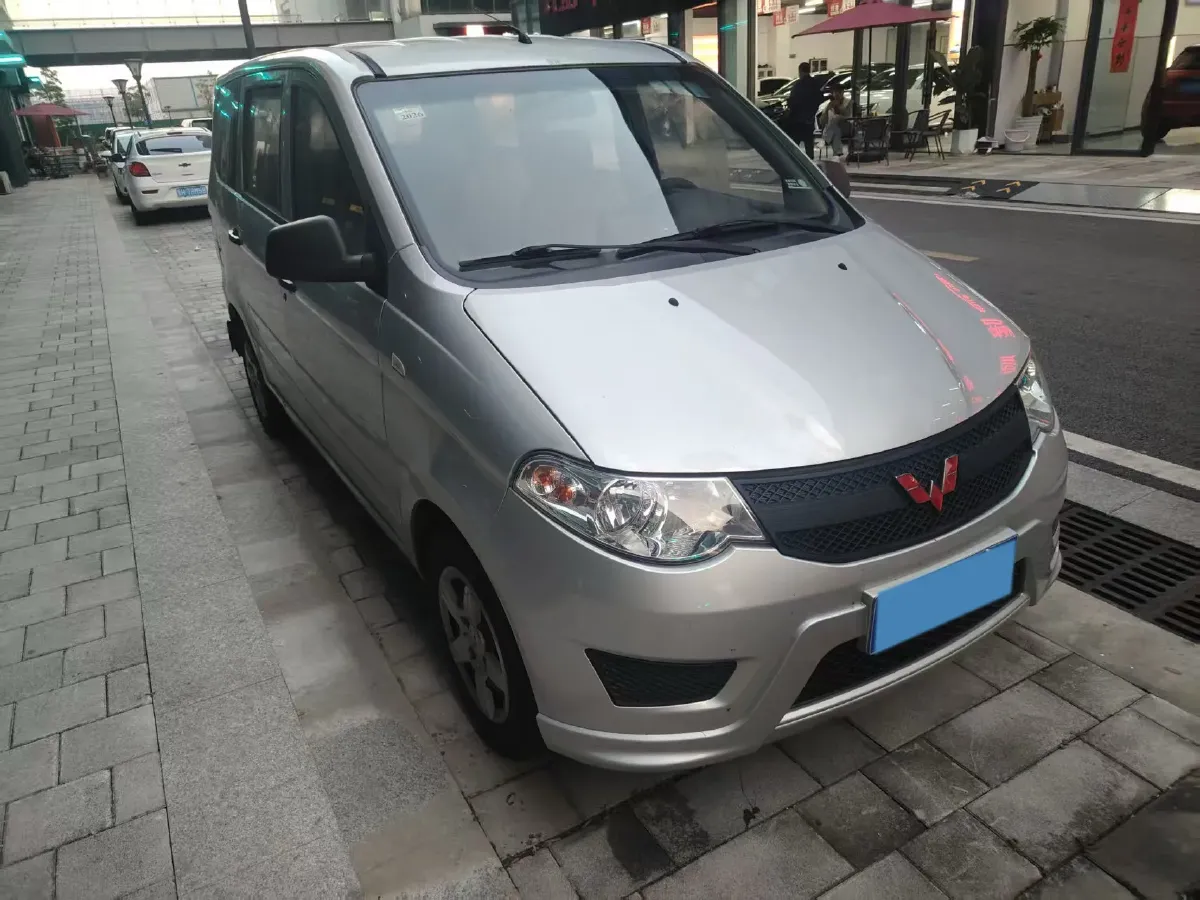 2018 WuLing HongGuang 1.2L 82HP L4 5MT,autocango,china used car exporter,china ev exporter,chinese used car exporter,chinese used ev exporter