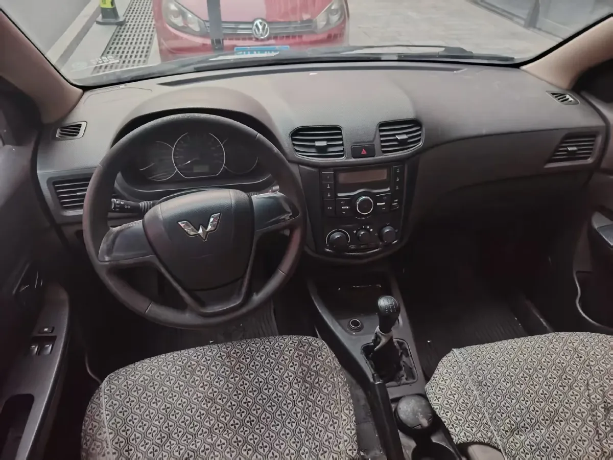 2018 WuLing HongGuang 1.2L 82HP L4 5MT,autocango,china used car exporter,china ev exporter,chinese used car exporter,chinese used ev exporter