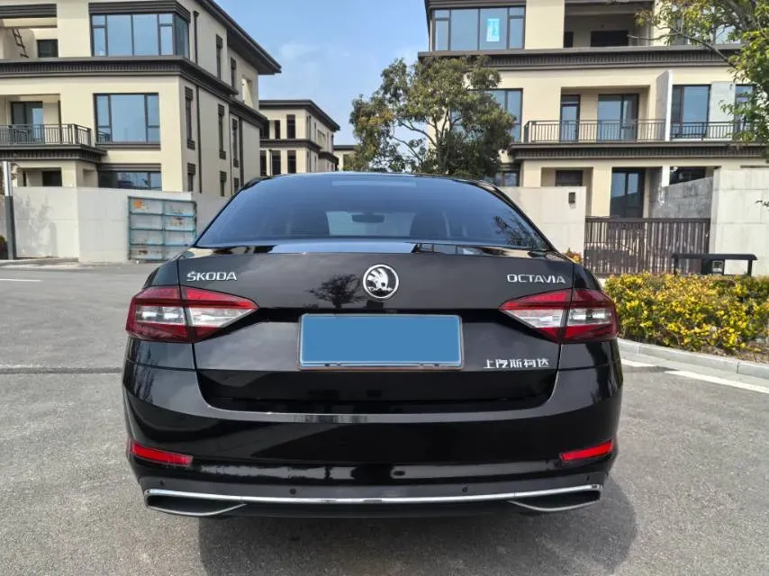 2018 Skoda Octavia 1.6L 110HP L4 6AT,autocango,china used car exporter,china ev exporter,chinese used car exporter,chinese used ev exporter