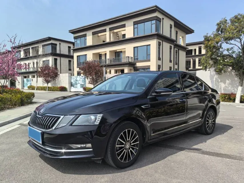 2018 Skoda Octavia 1.6L 110HP L4 6AT,autocango,china used car exporter,china ev exporter,chinese used car exporter,chinese used ev exporter