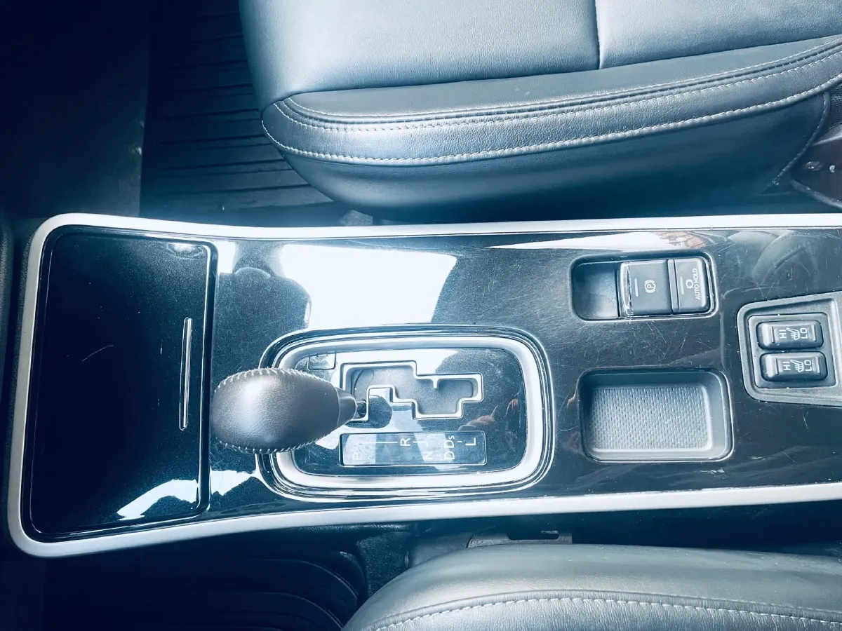 2019 Mitsubishi Outlander 2.0L 166HP L4 CVT,autocango,china used car exporter,china ev exporter,chinese used car exporter,chinese used ev exporter