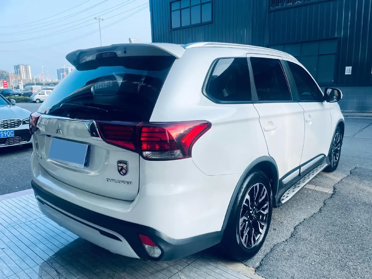 2019 Mitsubishi Outlander 2.0L 166HP L4 CVT,autocango,china used car exporter,china ev exporter,chinese used car exporter,chinese used ev exporter