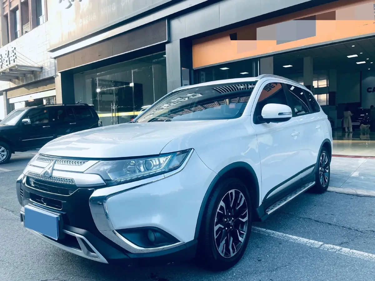 2019 Mitsubishi Outlander 2.0L 166HP L4 CVT,autocango,china used car exporter,china ev exporter,chinese used car exporter,chinese used ev exporter