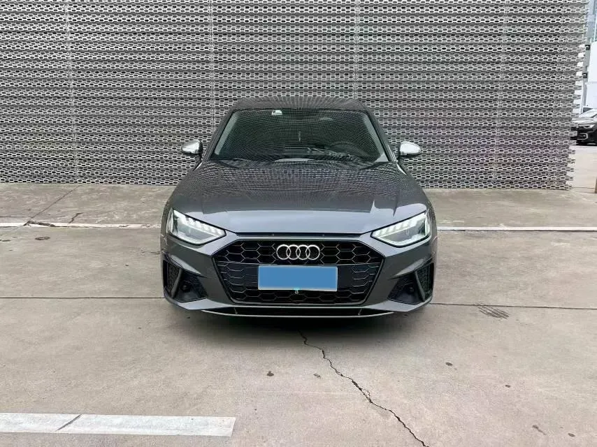 2024 Audi A4L 2.0T 190HP L4 7DCT,autocango,china used car exporter,china ev exporter,chinese used car exporter,chinese used ev exporter
