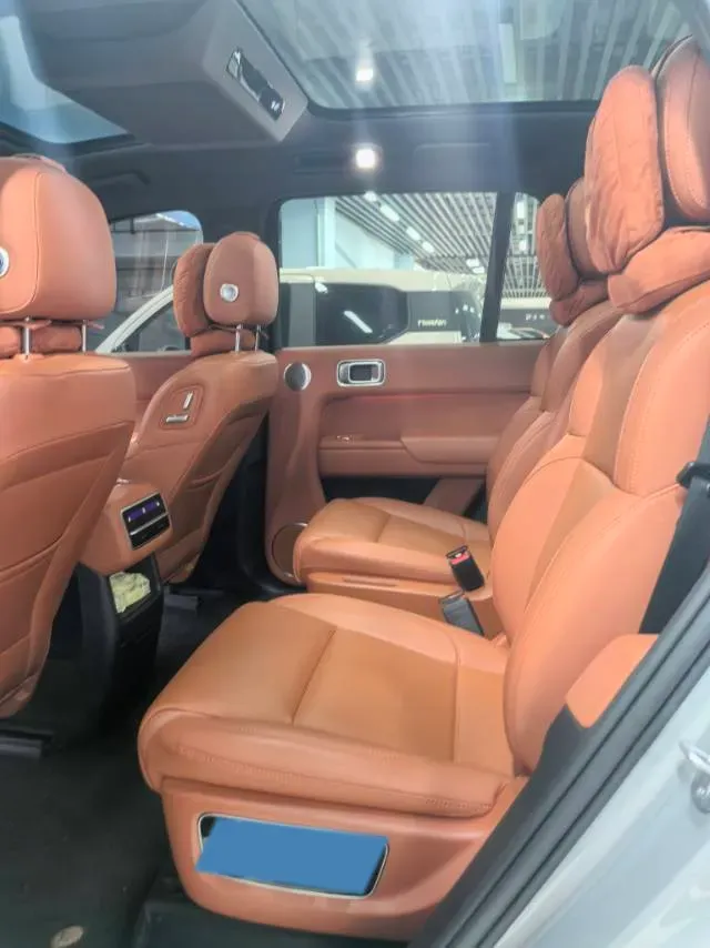 2023 Li L8 Range Extended 154HP REEV 40.9KWH,autocango,china used car exporter,china ev exporter,chinese used car exporter,chinese used ev exporter