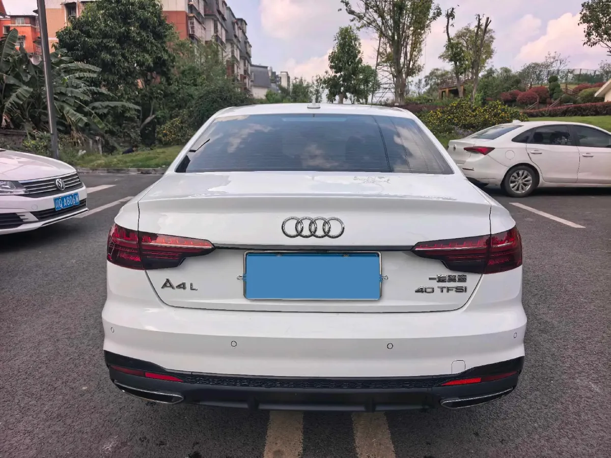 2022 Audi A4L 2.0T 190HP L4 7DCT,autocango,china used car exporter,china ev exporter,chinese used car exporter,chinese used ev exporter