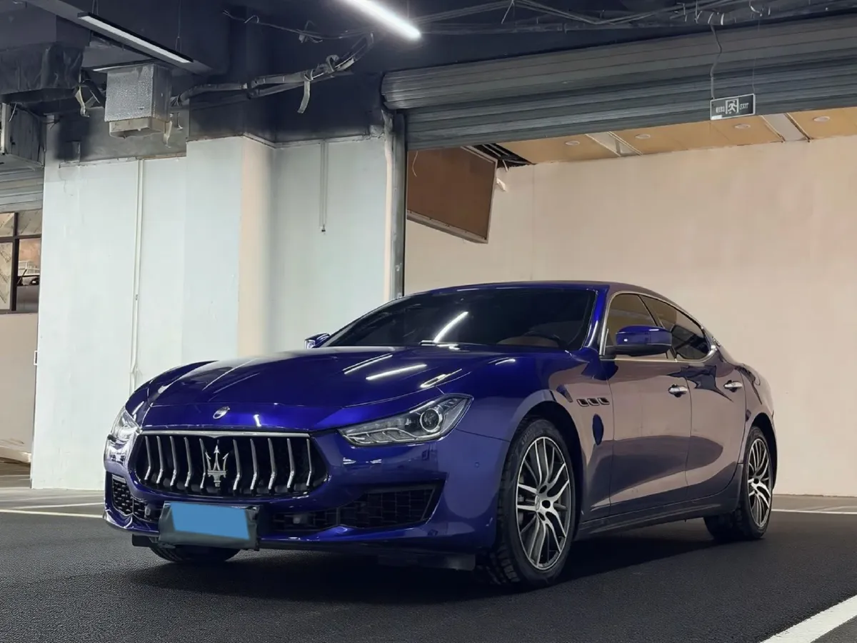 2021 Maserati Ghibli 2.0T 330HP L4 8AT,autocango,china used car exporter,china ev exporter,chinese used car exporter,chinese used ev exporter