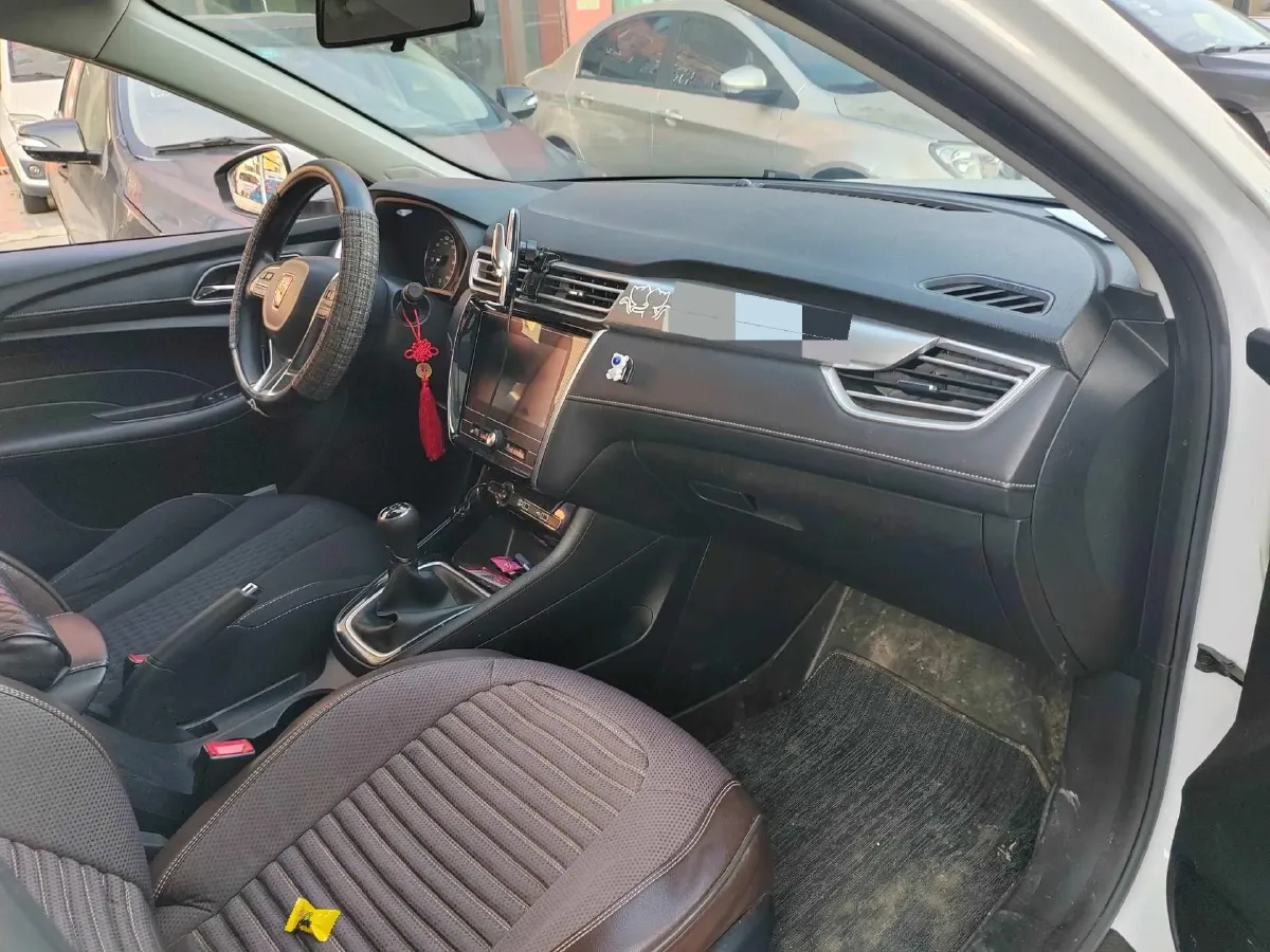 2020 Roewe i5 1.5L 120HP L4 5MT,autocango,china used car exporter,china ev exporter,chinese used car exporter,chinese used ev exporter