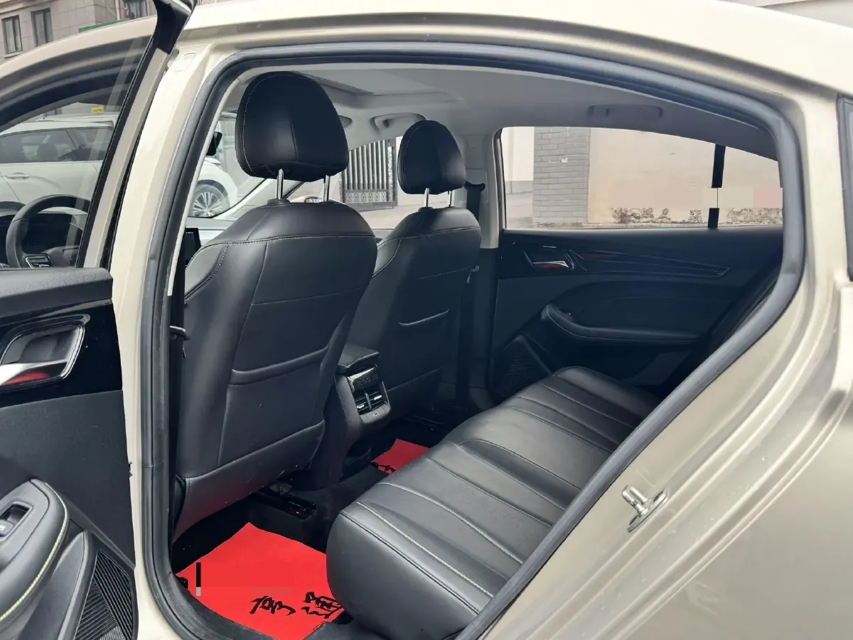 2021 Roewe i5 1.5L 120HP L4 CVT,autocango,china used car exporter,china ev exporter,chinese used car exporter,chinese used ev exporter