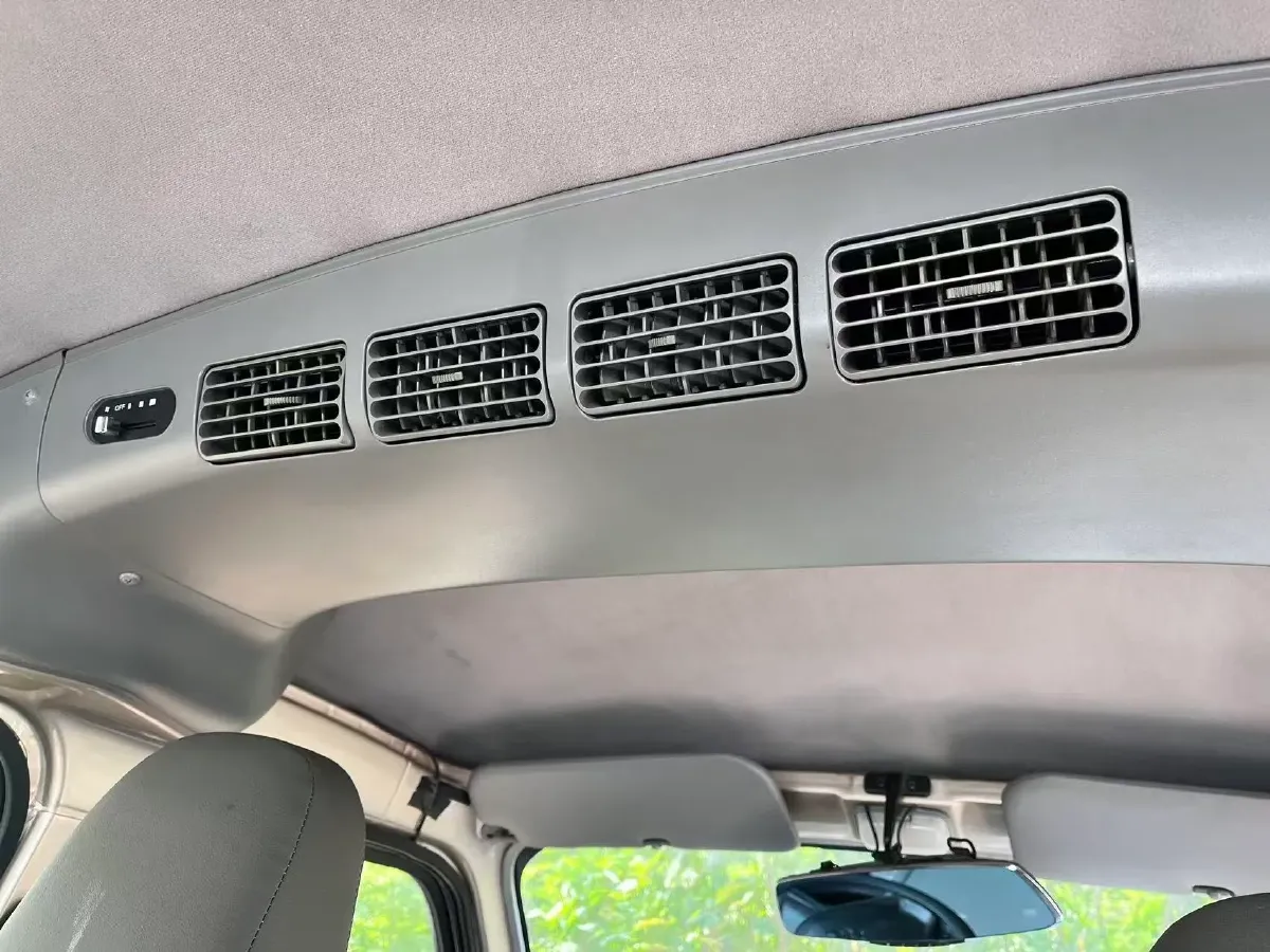 2021 WuLing RongGuang 1.5L 99HP L4 5MT,autocango,china used car exporter,china ev exporter,chinese used car exporter,chinese used ev exporter