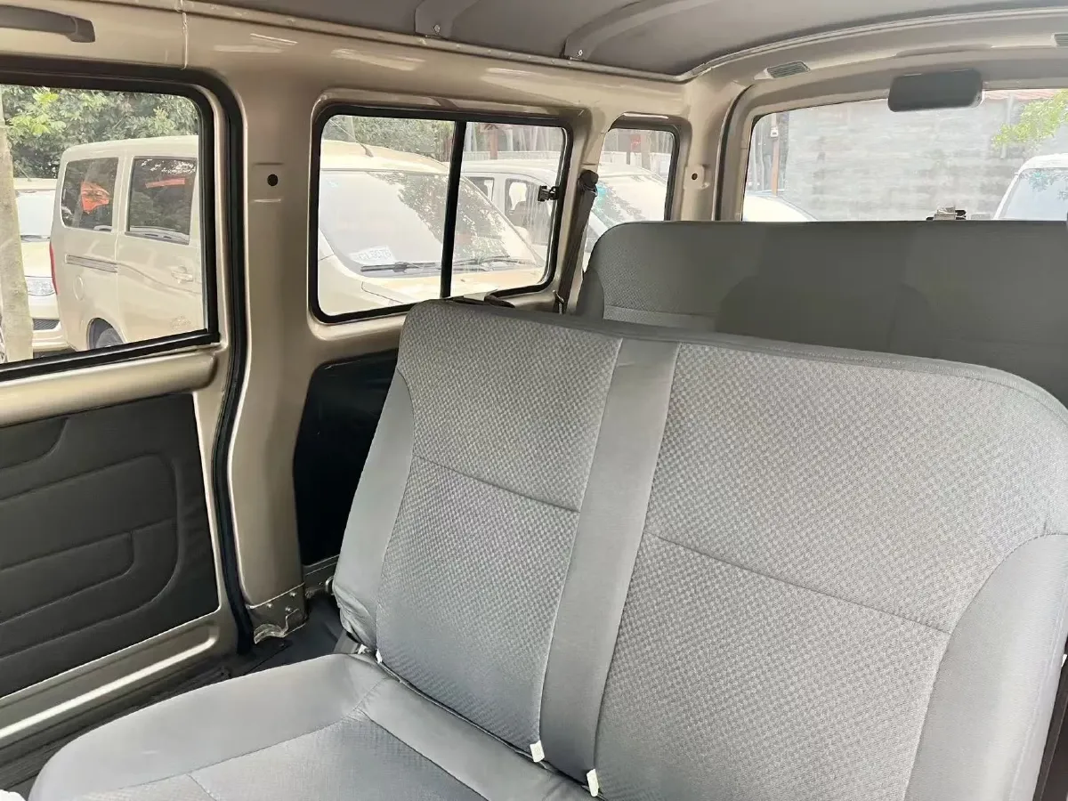 2021 WuLing RongGuang 1.5L 99HP L4 5MT,autocango,china used car exporter,china ev exporter,chinese used car exporter,chinese used ev exporter