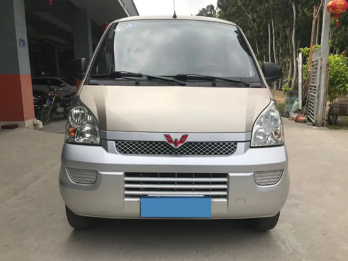 2021 WuLing RongGuang 1.5L 99HP L4 5MT,autocango,china used car exporter,china ev exporter,chinese used car exporter,chinese used ev exporter