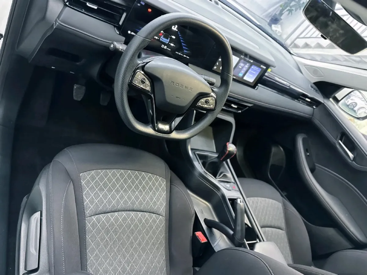 2023 Roewe i5 1.5L 129HP L4 5MT,autocango,china used car exporter,china ev exporter,chinese used car exporter,chinese used ev exporter