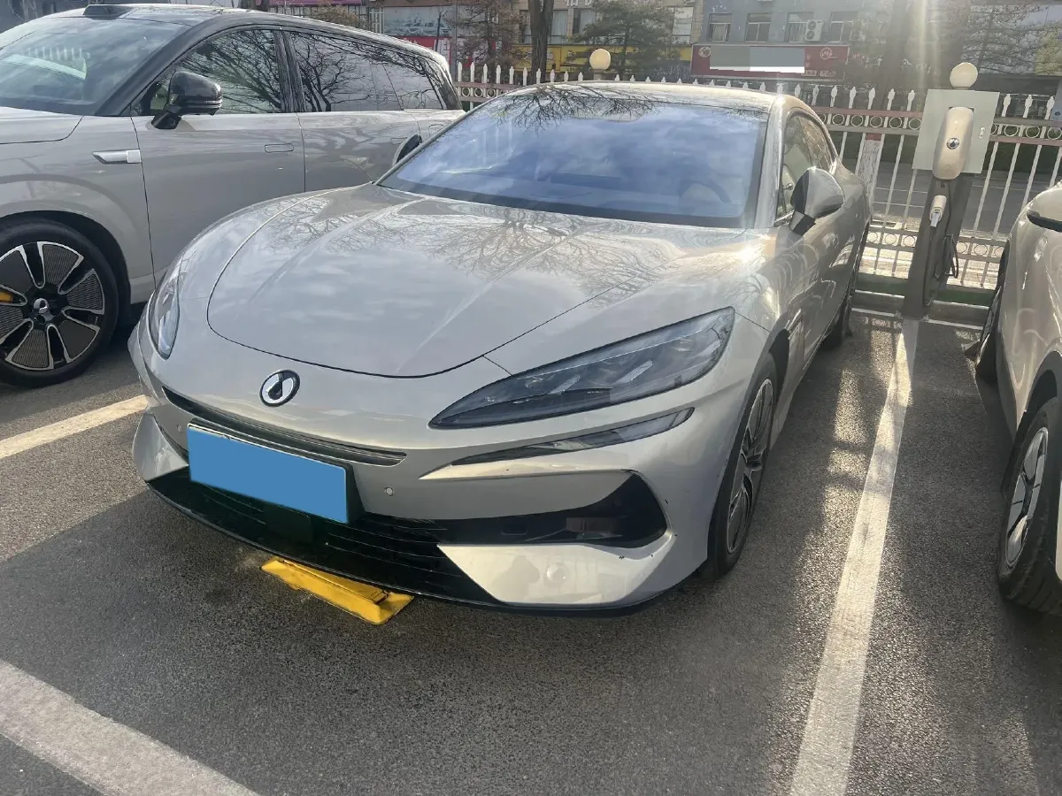 2024 Denza DenzaZ9GT 2.0T 207HP L4 E-CVT PHEV 38.5KWH,autocango,china used car exporter,china ev exporter,chinese used car exporter,chinese used ev exporter