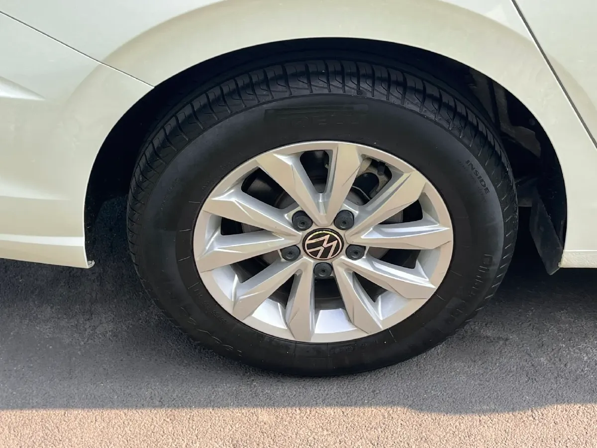 2024 Volkswagen Bora 1.2T 116HP L4 7DCT,autocango,china used car exporter,china ev exporter,chinese used car exporter,chinese used ev exporter