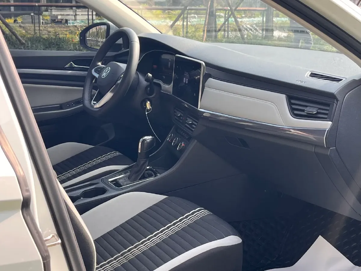 2024 Volkswagen Bora 1.2T 116HP L4 7DCT,autocango,china used car exporter,china ev exporter,chinese used car exporter,chinese used ev exporter