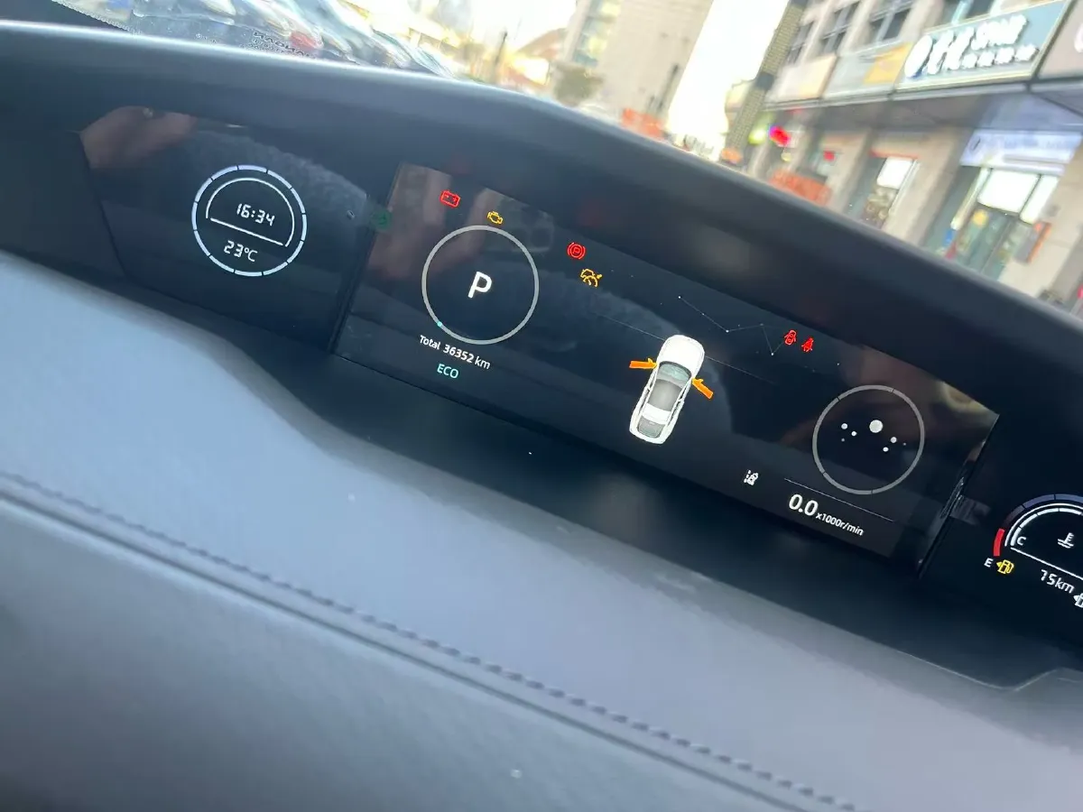 2024 ChangAn UNI-V 1.5T 188HP L4 7DCT,autocango,china used car exporter,china ev exporter,chinese used car exporter,chinese used ev exporter