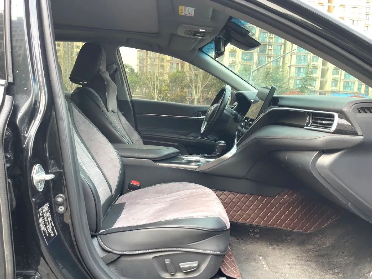 2021 Toyota Camry 2.5L 209HP L4 8AT,autocango,china used car exporter,china ev exporter,chinese used car exporter,chinese used ev exporter