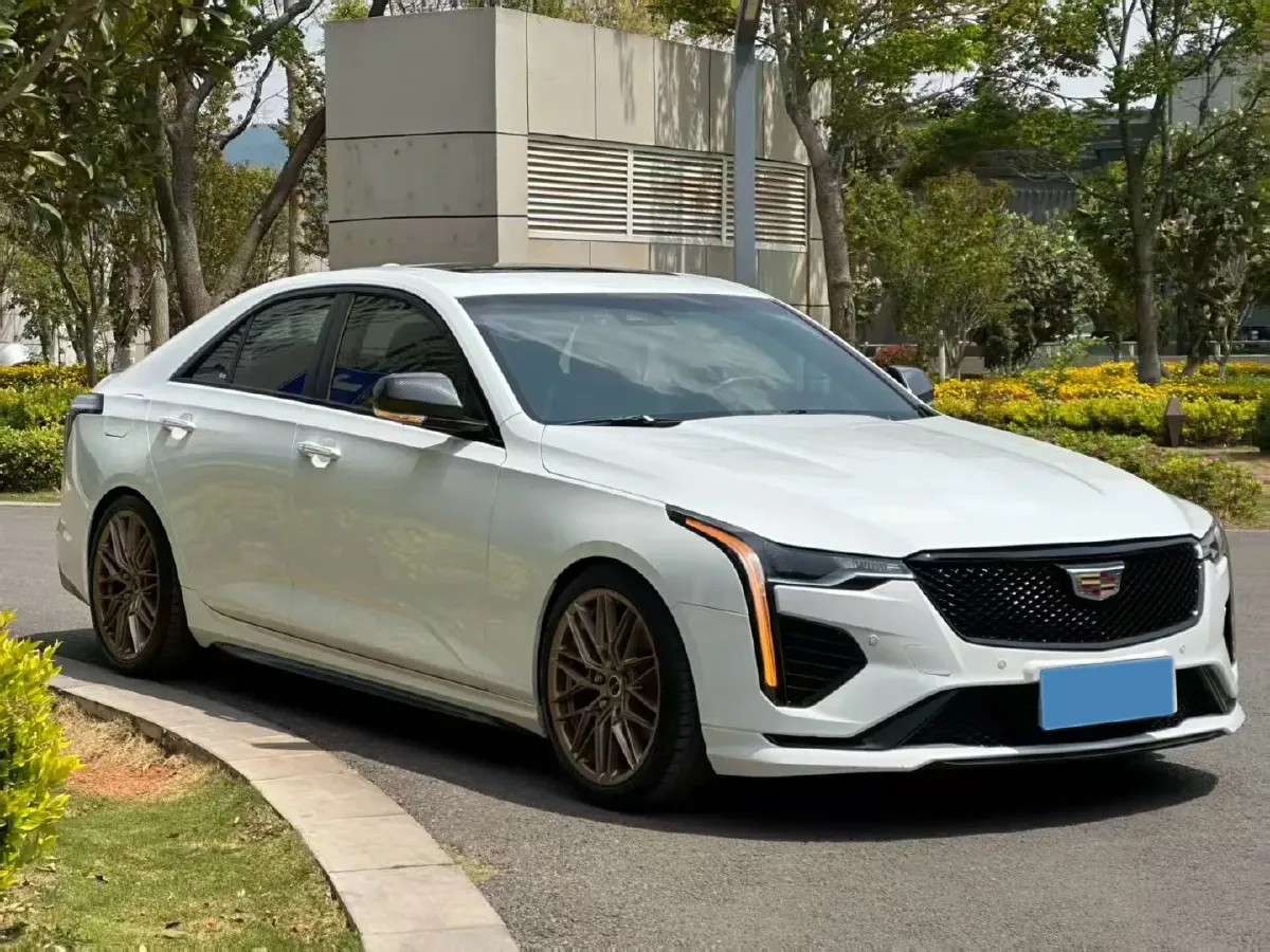 2021 Cadillac CT4 2.0T 237HP L4 8AT,autocango,china used car exporter,china ev exporter,chinese used car exporter,chinese used ev exporter