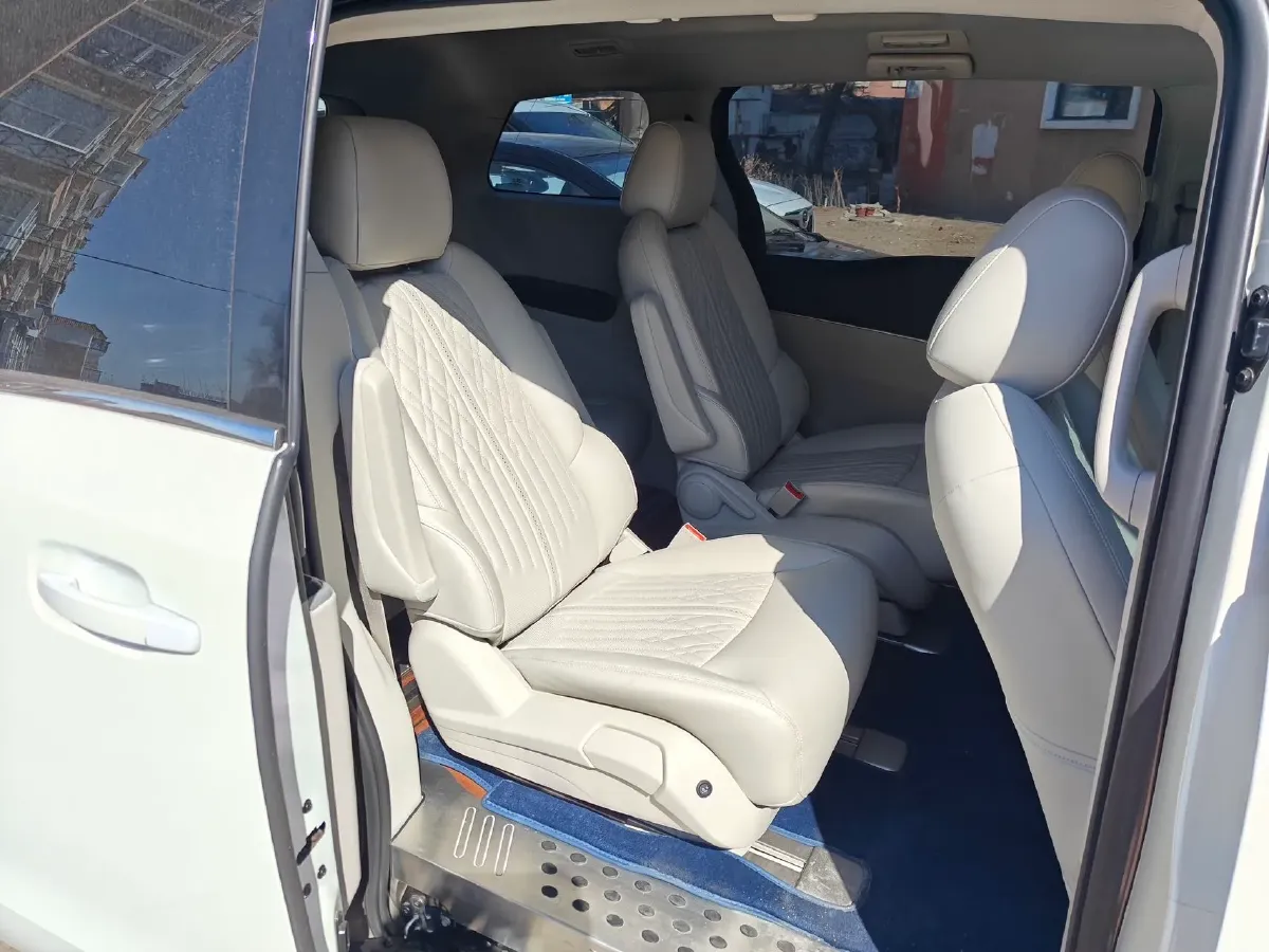 2022 Buick GL8 2.0T 237HP L4 9AT,autocango,china used car exporter,china ev exporter,chinese used car exporter,chinese used ev exporter