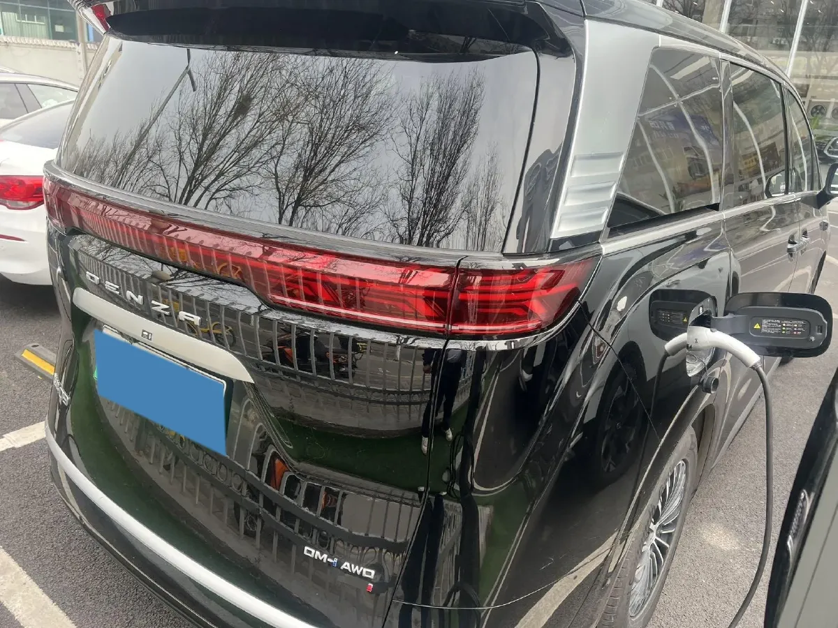 2025 Denza D9 1.5T 156HP L4 E-CVT PHEV 40KWH,autocango,china used car exporter,china ev exporter,chinese used car exporter,chinese used ev exporter