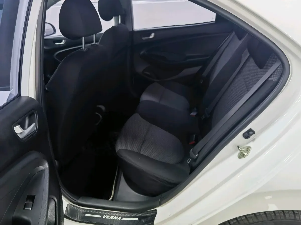 2017 Hyundai Reina 1.4L 95HP L4 4AT,autocango,china used car exporter,china ev exporter,chinese used car exporter,chinese used ev exporter