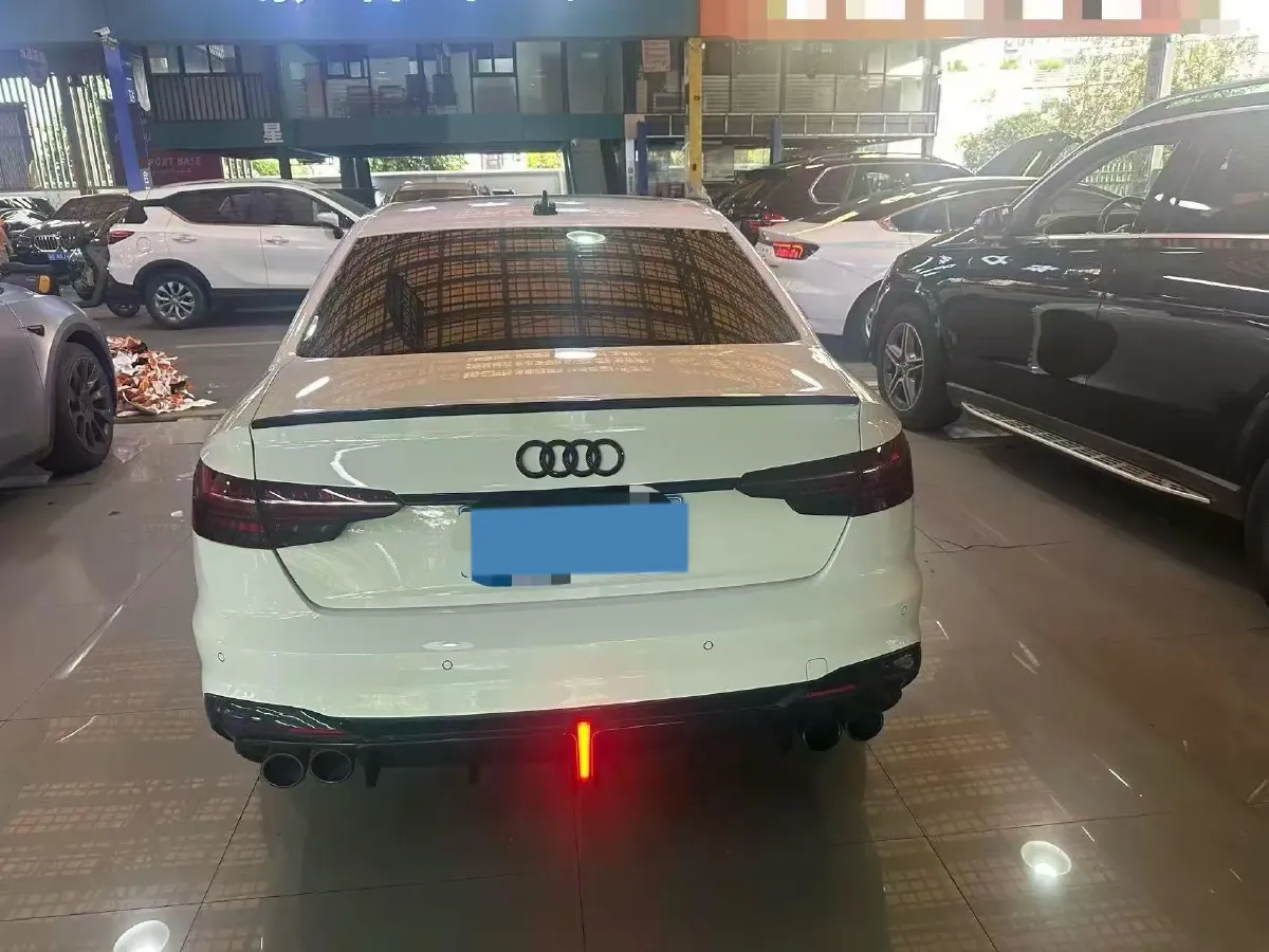 2023 Audi A4L 2.0T 190HP L4 7DCT,autocango,china used car exporter,china ev exporter,chinese used car exporter,chinese used ev exporter
