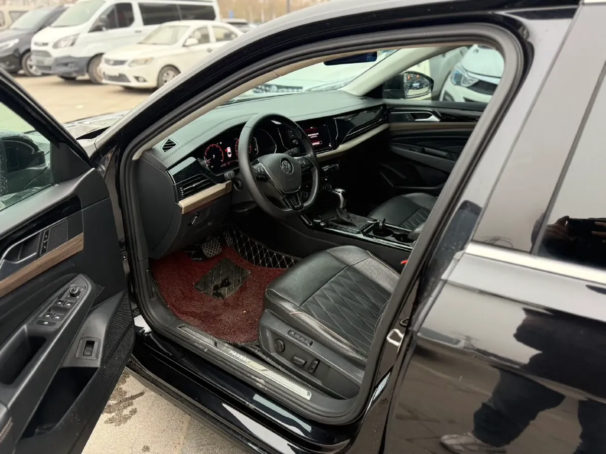 2019 Volvo V40 1.5T 152HP L4 6AT,autocango,china used car exporter,china ev exporter,chinese used car exporter,chinese used ev exporter