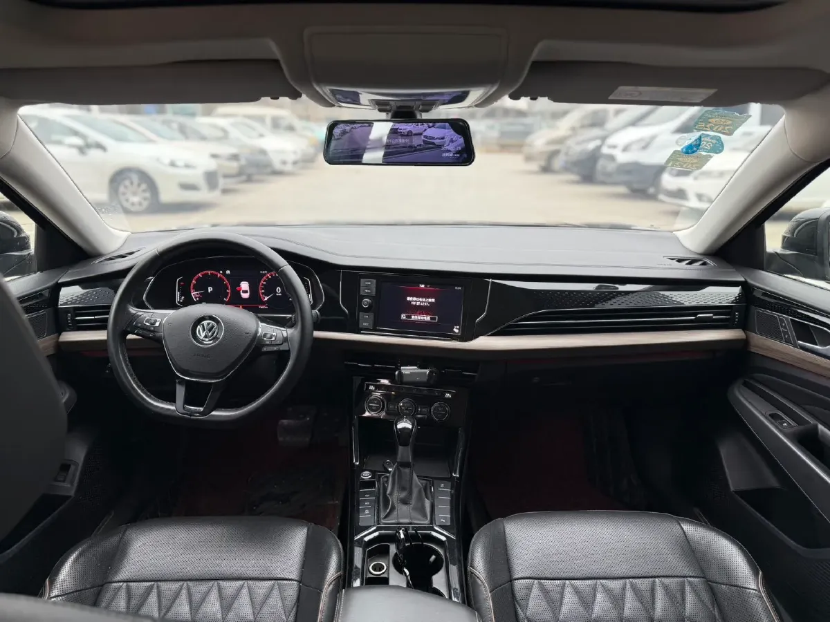 2019 Volvo V40 1.5T 152HP L4 6AT,autocango,china used car exporter,china ev exporter,chinese used car exporter,chinese used ev exporter