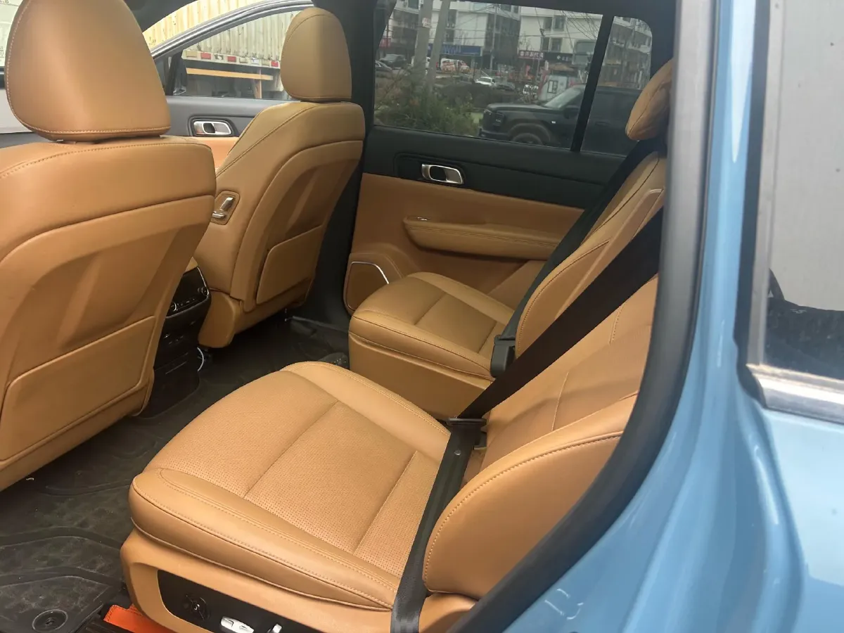 2021 Li ONE Range Extended 131HP REEV 40.5KWH,autocango,china used car exporter,china ev exporter,chinese used car exporter,chinese used ev exporter