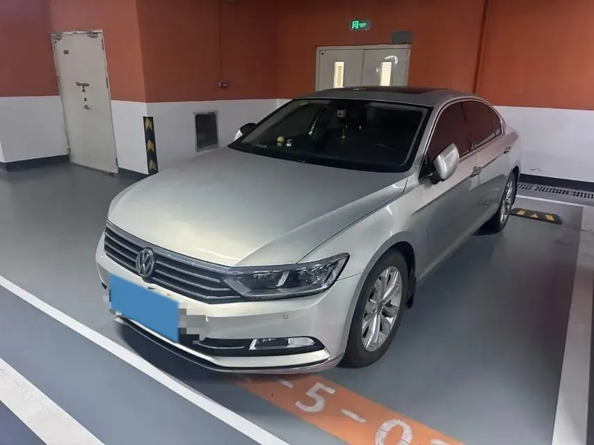 2018 Volkswagen Magotan 1.8T 180HP L4 7DCT,autocango,china used car exporter,china ev exporter,chinese used car exporter,chinese used ev exporter