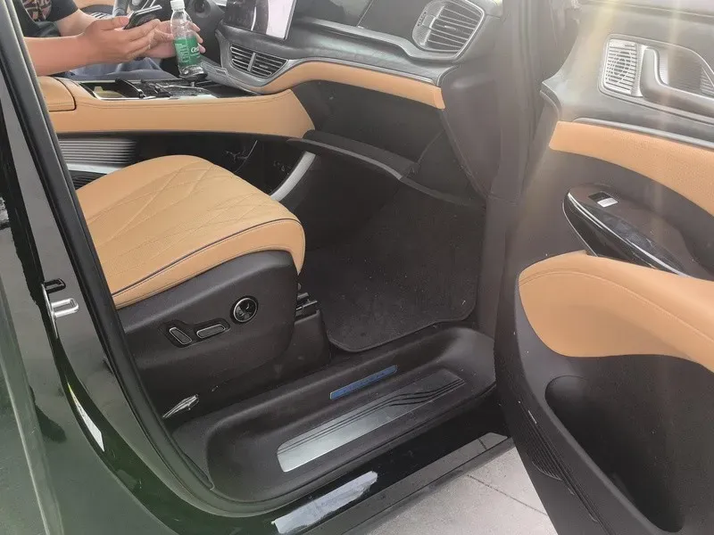 2024 Denza D9 1.5T 139HP L4 E-CVT PHEV 40KWH,autocango,china used car exporter,china ev exporter,chinese used car exporter,chinese used ev exporter