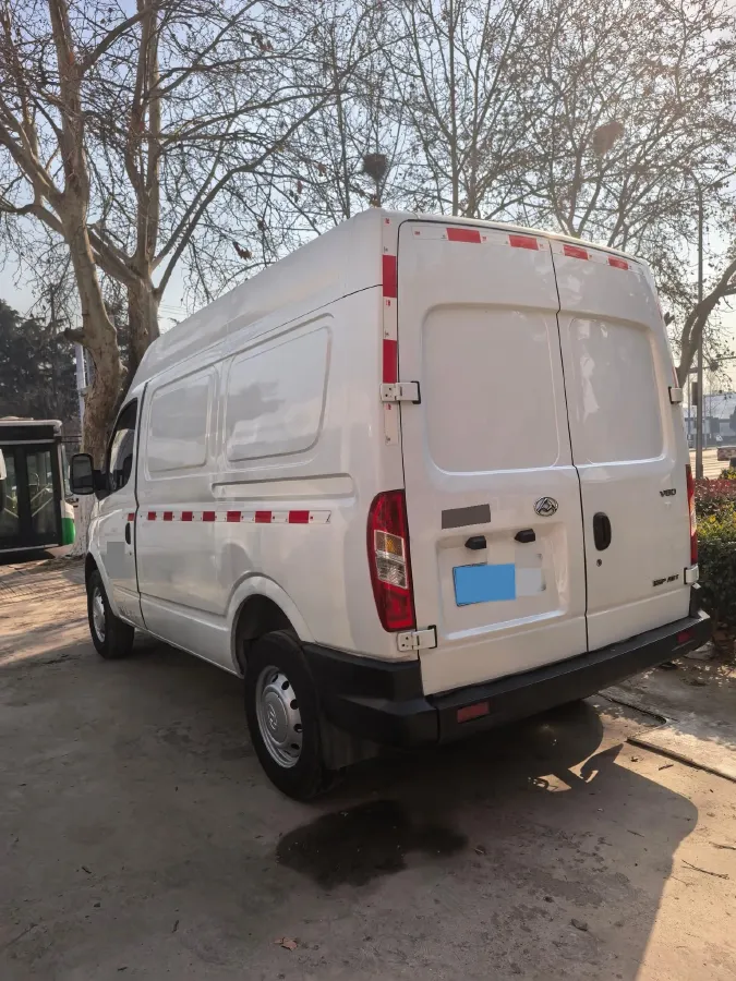 2020 MAXUS XinTu V80 2.5T 136HP L4 6MT,autocango,china used car exporter,china ev exporter,chinese used car exporter,chinese used ev exporter