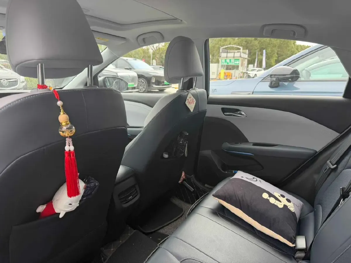 2023 Chevrolet Monza 1.5L 113HP L4 6DCT,autocango,china used car exporter,china ev exporter,chinese used car exporter,chinese used ev exporter