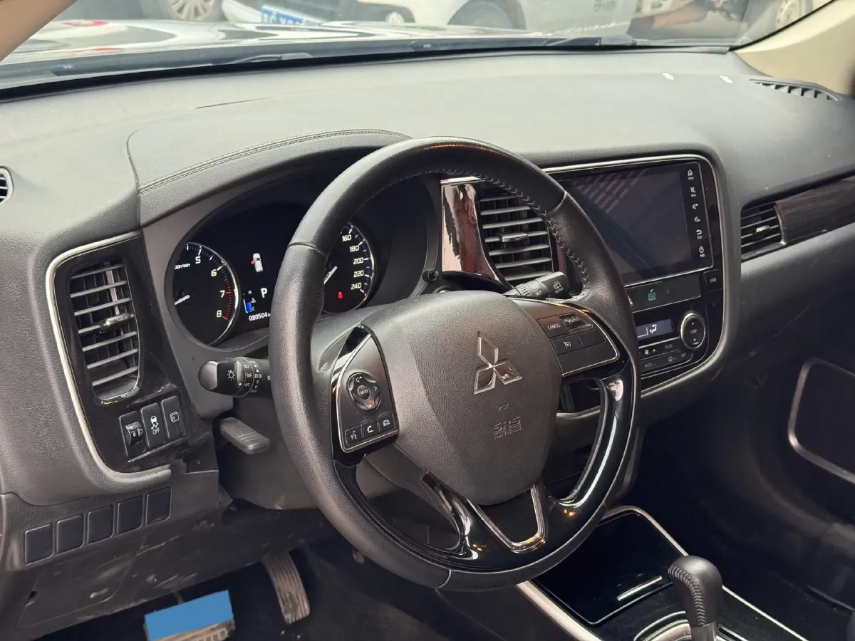 2020 Mitsubishi Outlander 2.0L 166HP L4 CVT,autocango,china used car exporter,china ev exporter,chinese used car exporter,chinese used ev exporter