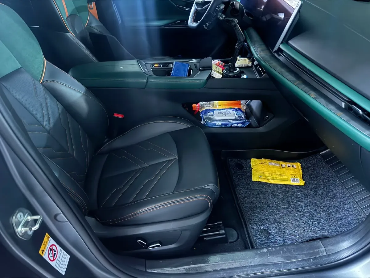 2023 ChangAn UNI-T 1.5T 188HP L4 7DCT,autocango,china used car exporter,china ev exporter,chinese used car exporter,chinese used ev exporter