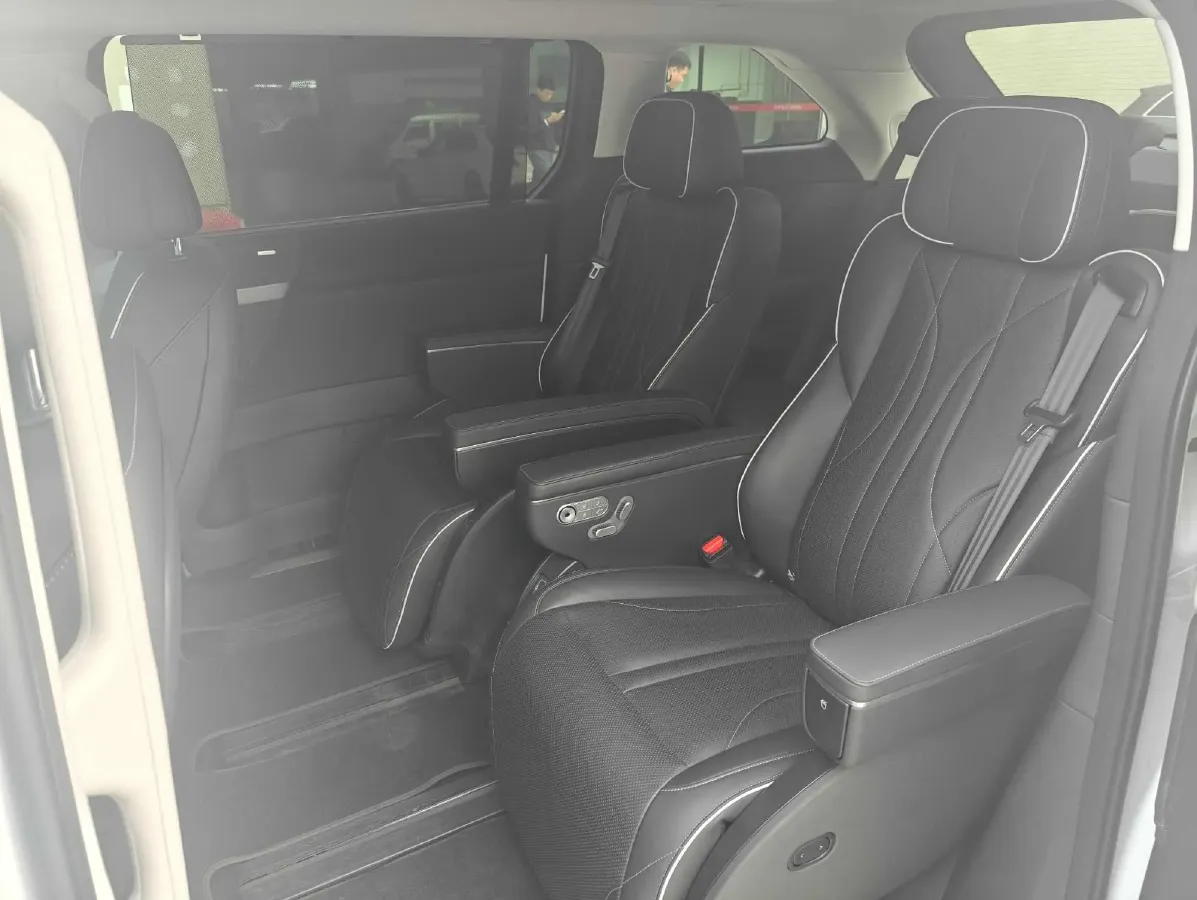 2024 Xpeng X9 BEV 101.5KWH,autocango,china used car exporter,china ev exporter,chinese used car exporter,chinese used ev exporter