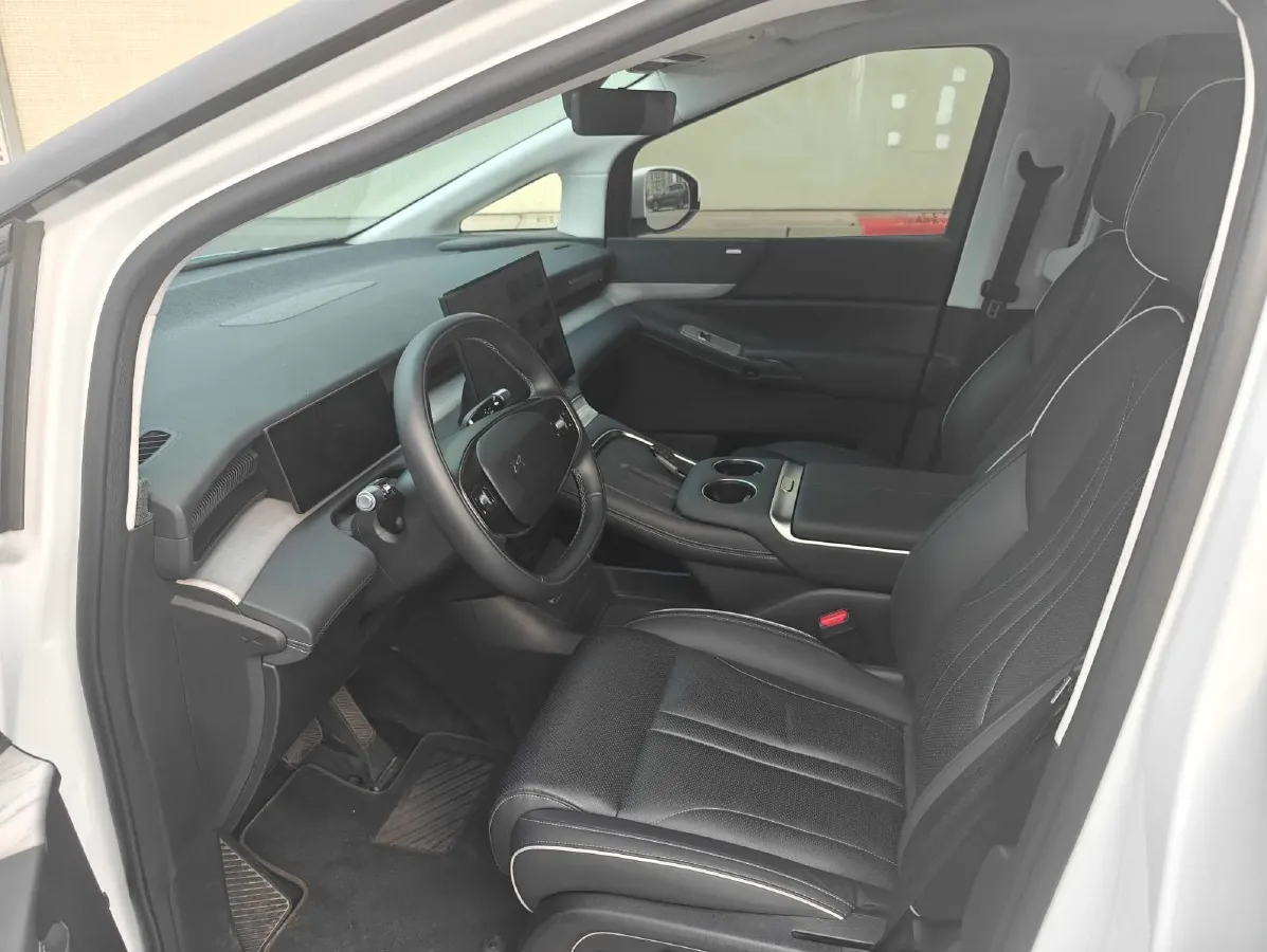 2024 Xpeng X9 BEV 101.5KWH,autocango,china used car exporter,china ev exporter,chinese used car exporter,chinese used ev exporter