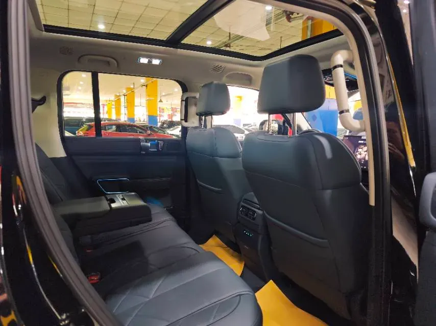 2025 FangChengBao Bao 5 1.5T 194HP L4 E-CVT PHEV 31.8KWH,autocango,china used car exporter,china ev exporter,chinese used car exporter,chinese used ev exporter