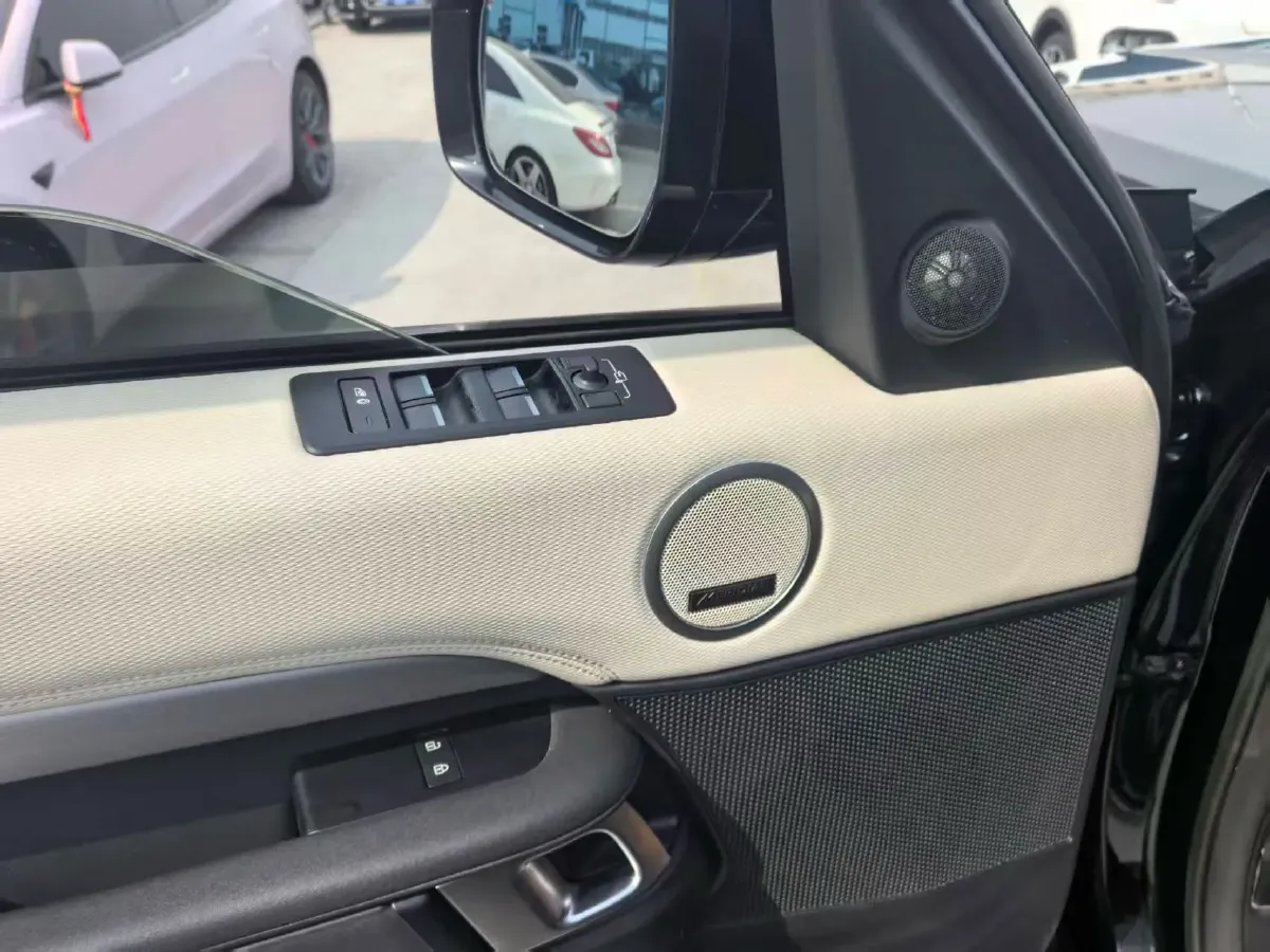 2021 Land Rover Discovery 3.0T 360HP L6 8AT,autocango,china used car exporter,china ev exporter,chinese used car exporter,chinese used ev exporter