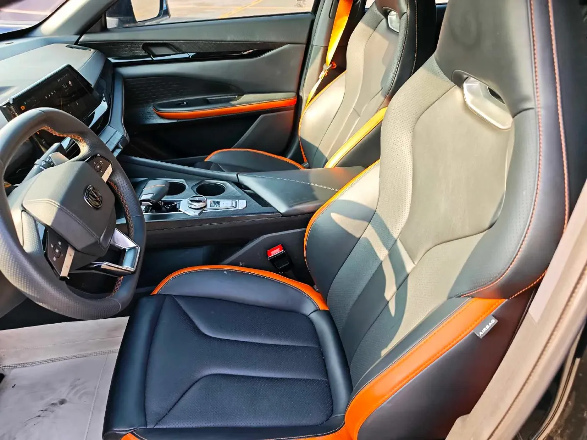 2023 ChangAn UNI-V 1.5T 188HP L4 7DCT,autocango,china used car exporter,china ev exporter,chinese used car exporter,chinese used ev exporter